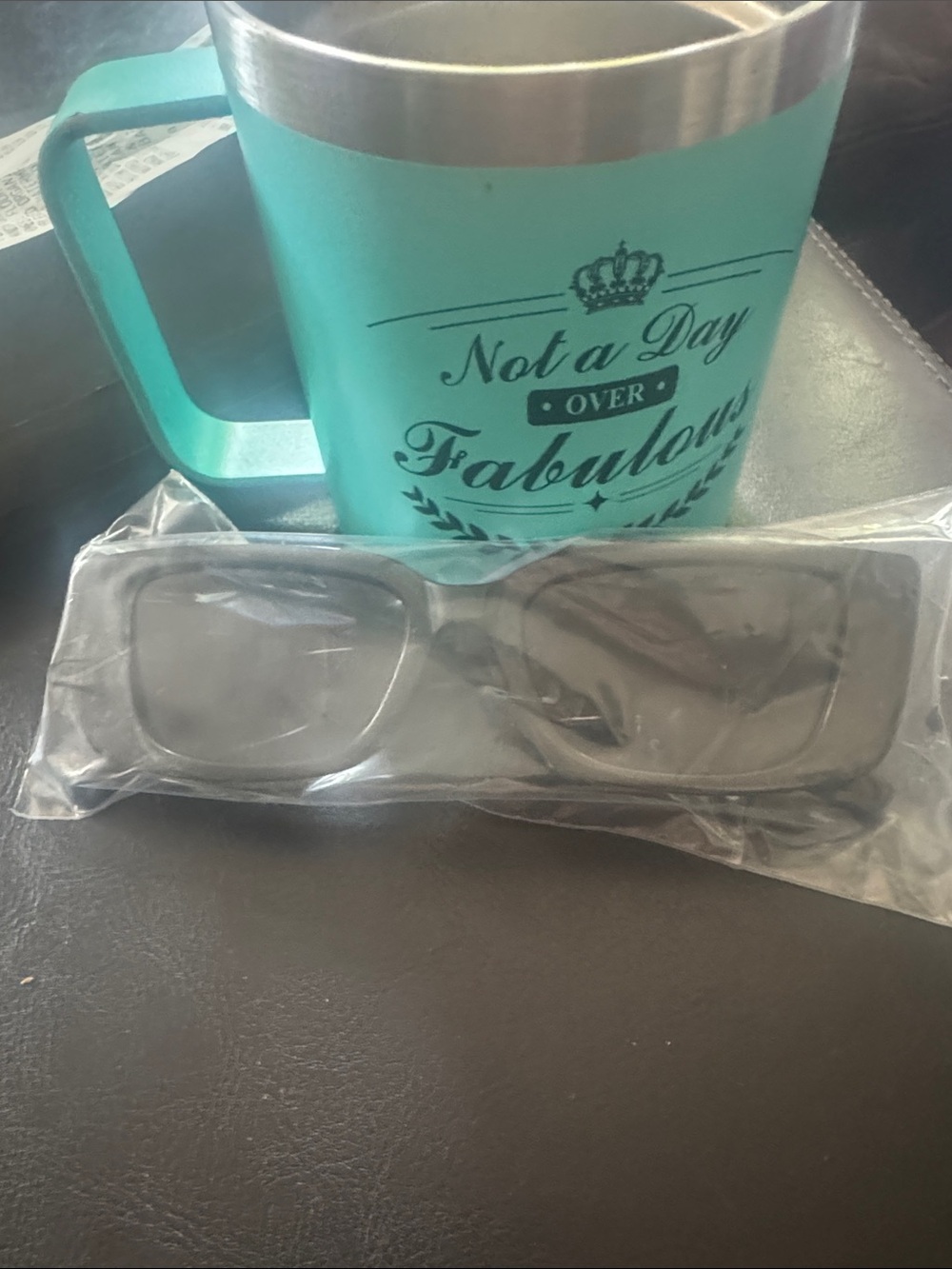 NEW SUNGLASSES IN PLASTIC